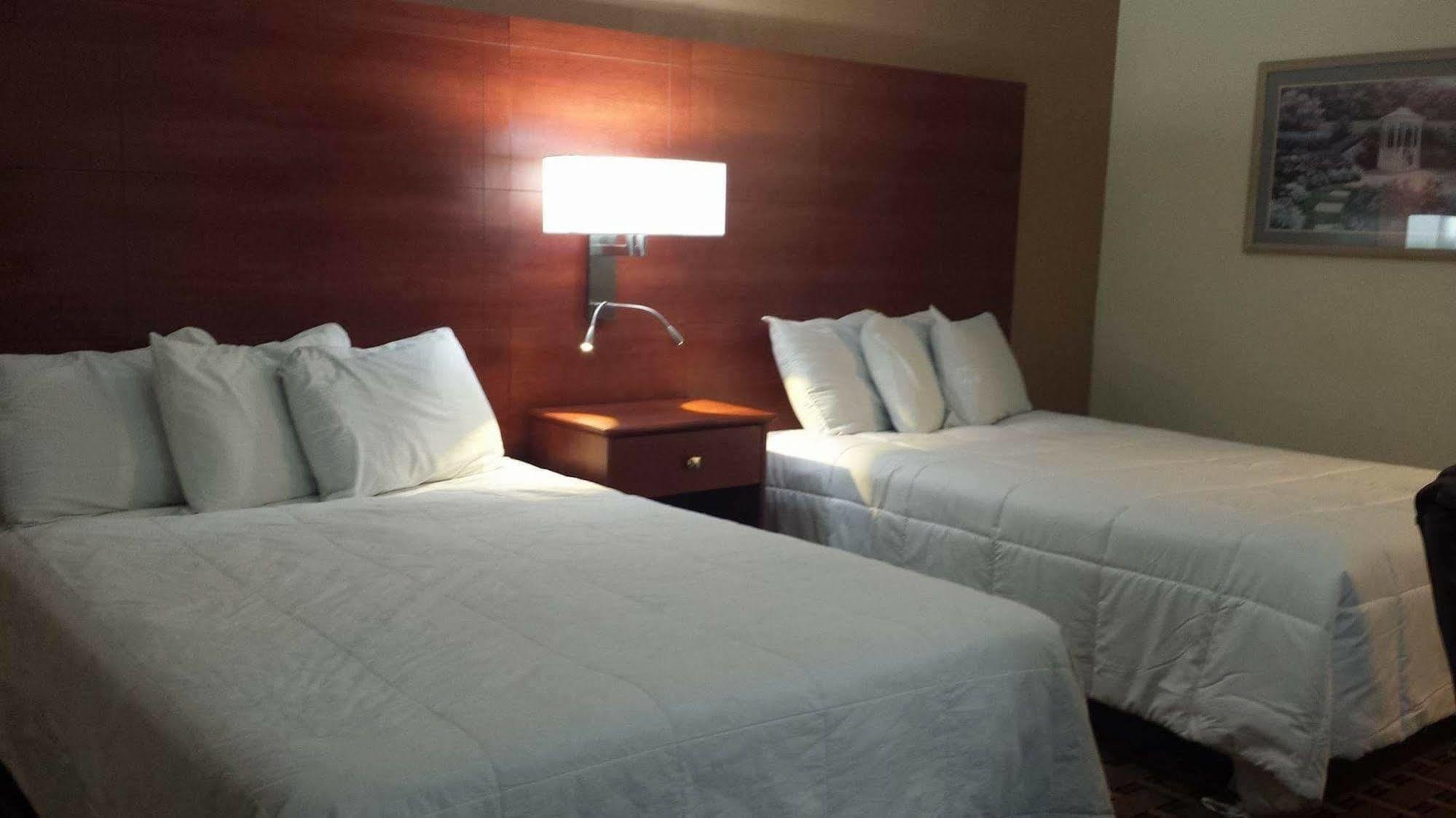 Hotel Baymont By Wyndham Paducah Exterior foto